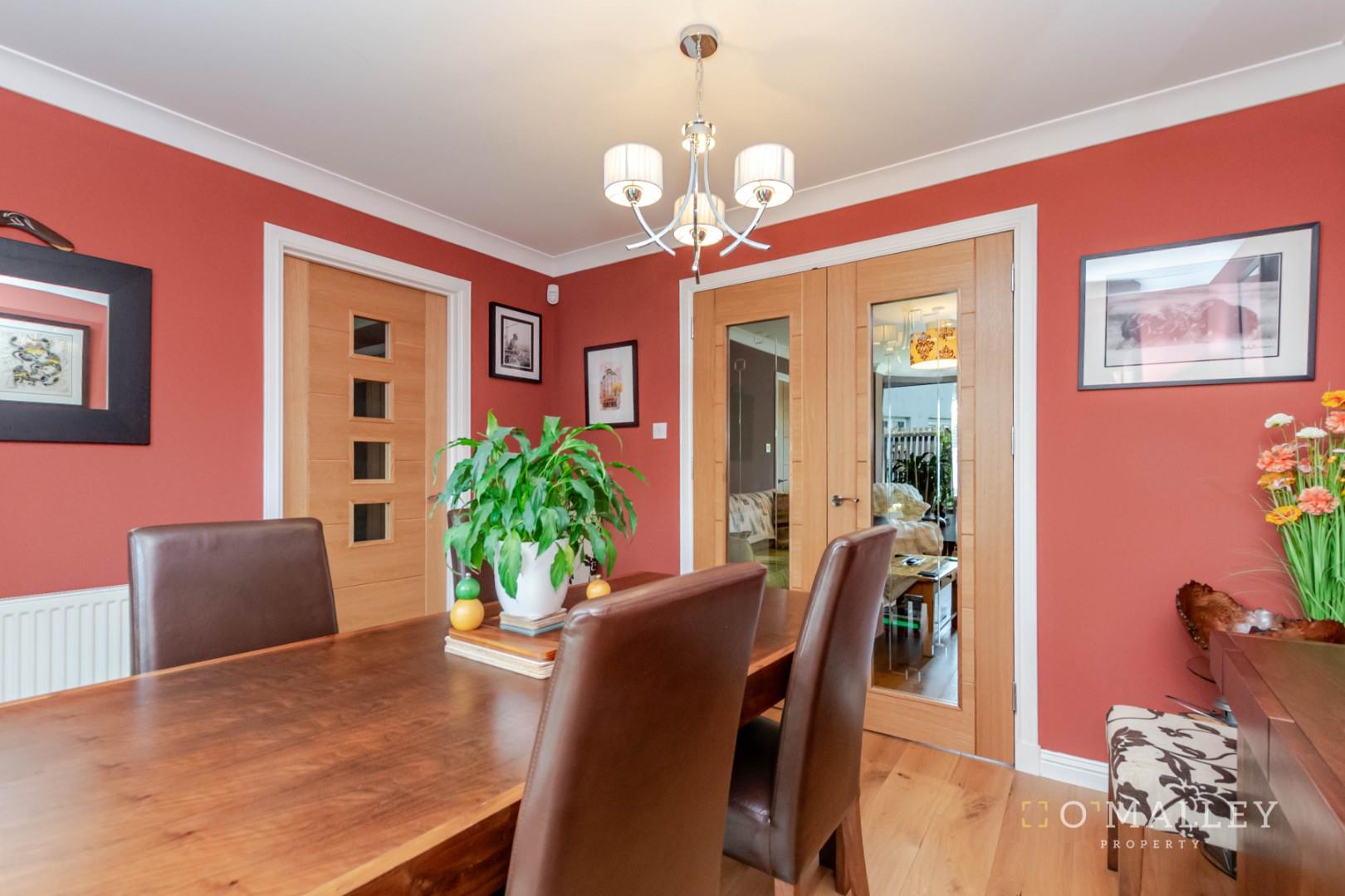 82Sparow_DiningRoom_02.jpg